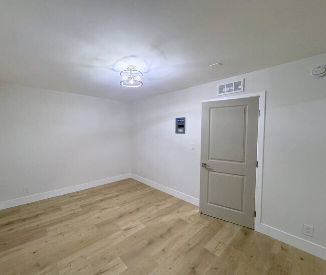 Building Photo - 1700 Keeler St