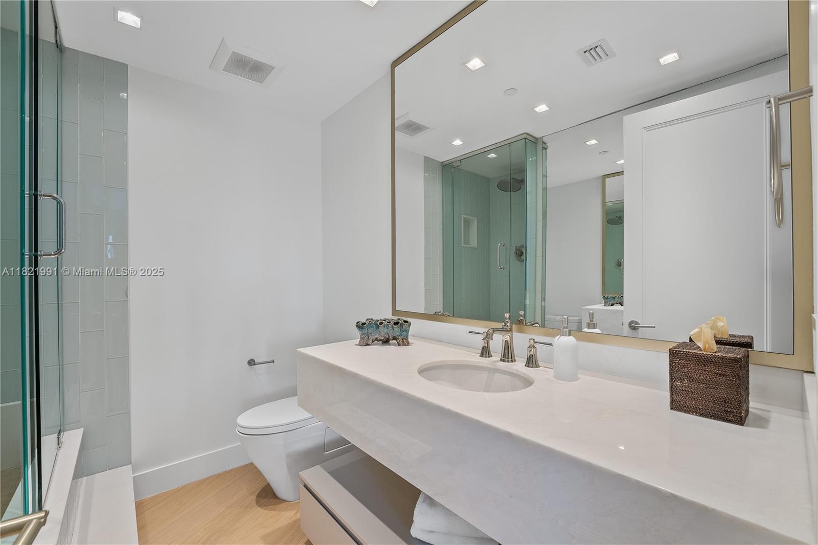 Building Photo - 5242 Fisher Island Dr