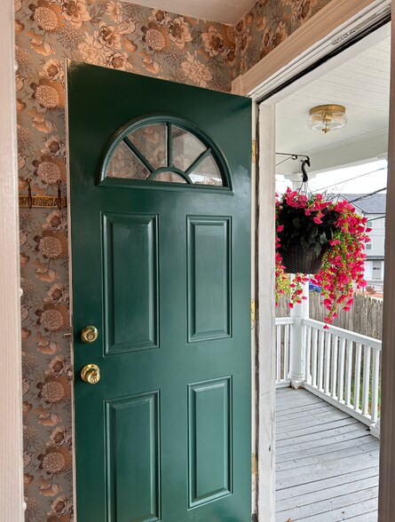 Primary Photo - 313 Branch Ave