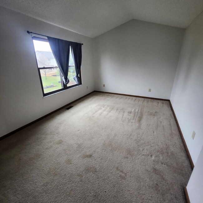 Building Photo - 2370 Walborn Dr