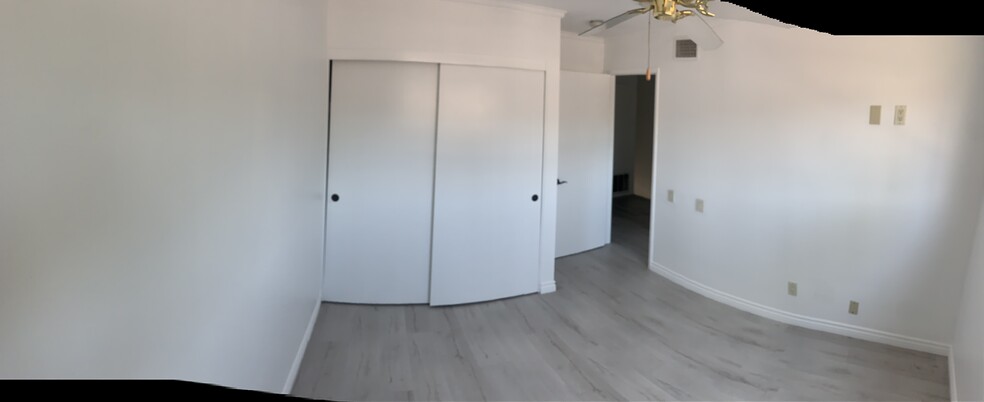 Building Photo - 7560 Corbin Ave