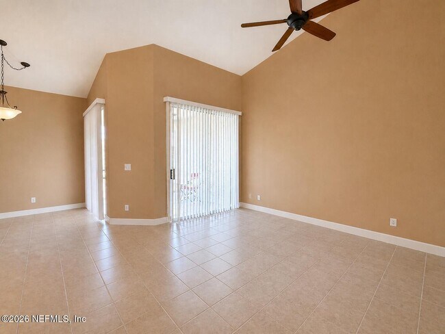 Building Photo - 407 Augusta Cir