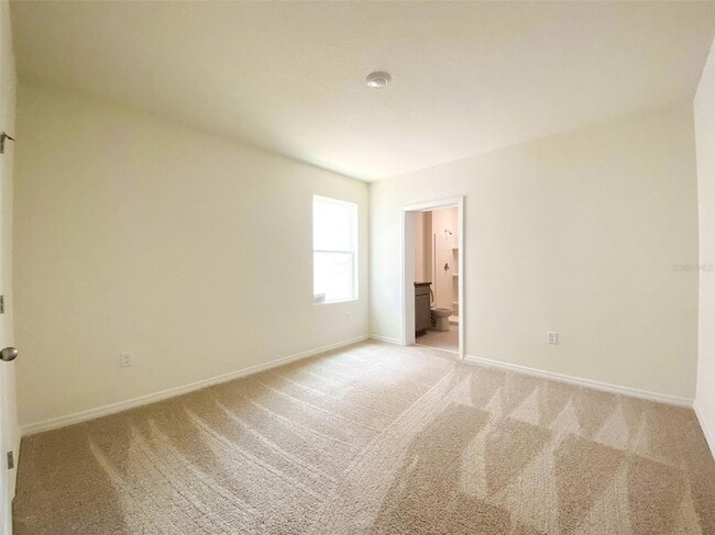 Building Photo - 495 Lily Ln