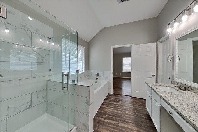 Building Photo - 3718 Lauderwood Ln