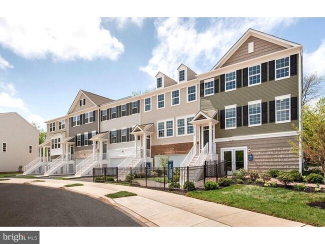 Building Photo - 1816 Pinnacle Dr