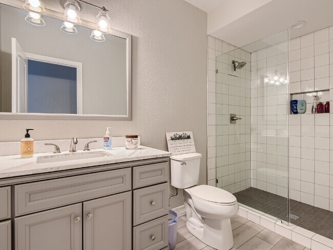 Building Photo - 4034 Spanish Oaks Ct