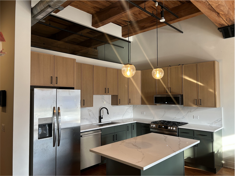 Newly renovated kitchen - 770 W Gladys Ave