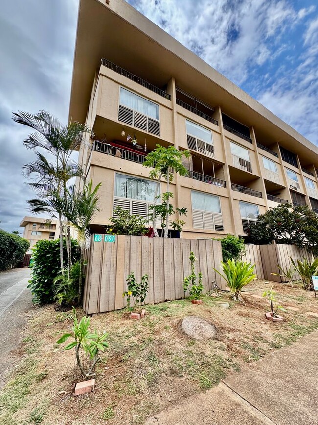 Building Photo - TAvailable Now | Partially  Furnished 1 Be...