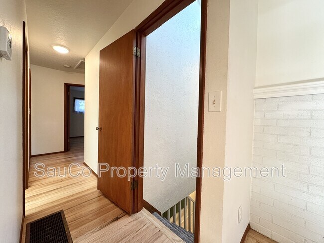 Building Photo - 4751 SW 53rd Ave