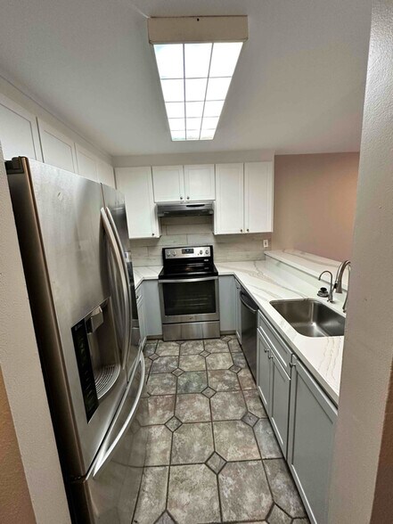 Building Photo - 134 W Rincon Ave