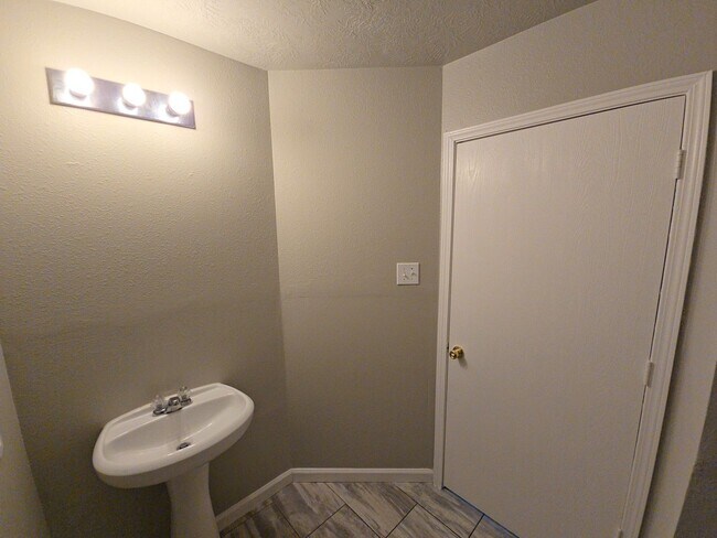 Building Photo - 21802 Westfield Ridge Dr