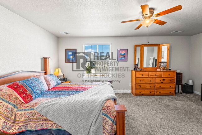 Building Photo - 218 E Chestnut St