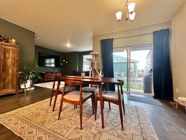 Building Photo - Gorgeous 4-Bed 2-Bath home Fort Collins, CO!