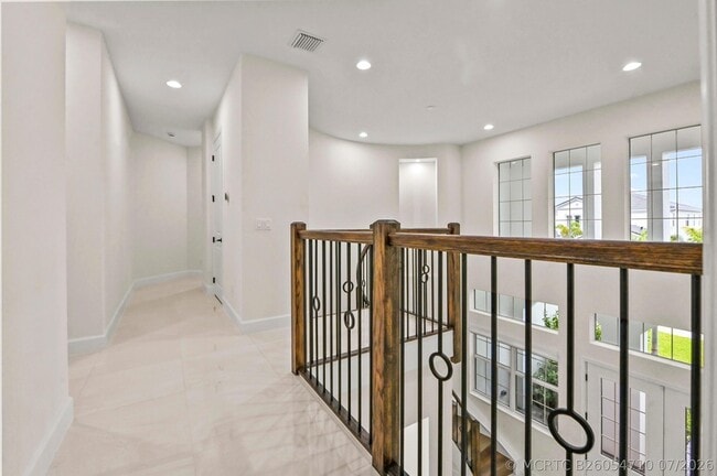 Building Photo - 15030 Wildwood Cir