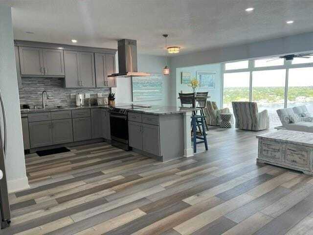 Building Photo - 7200 Sunshine Skyway Ln S