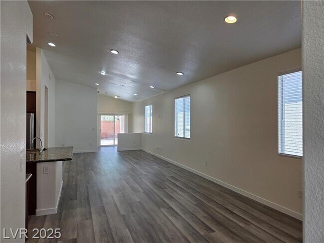 Building Photo - 9463 Jumping Frog Ct