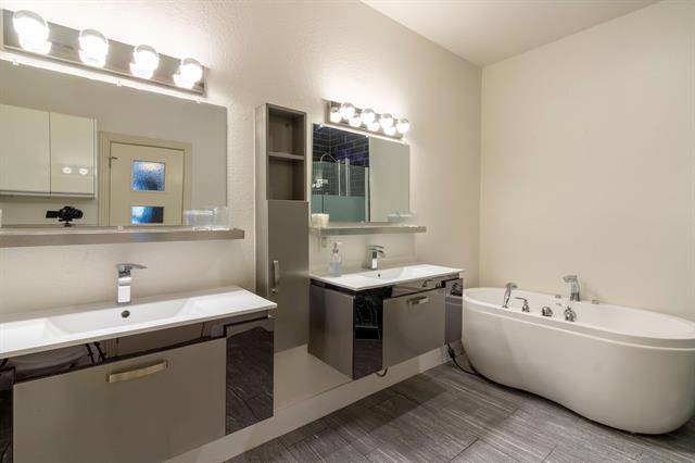 Building Photo - 3845 Convent St