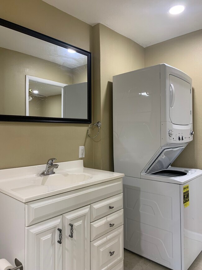 Building Photo - 129 Springwood Cir