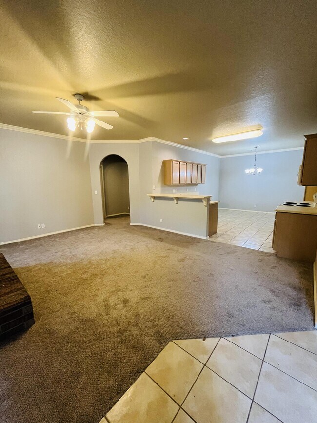 Building Photo - 1718 Windhill Ave