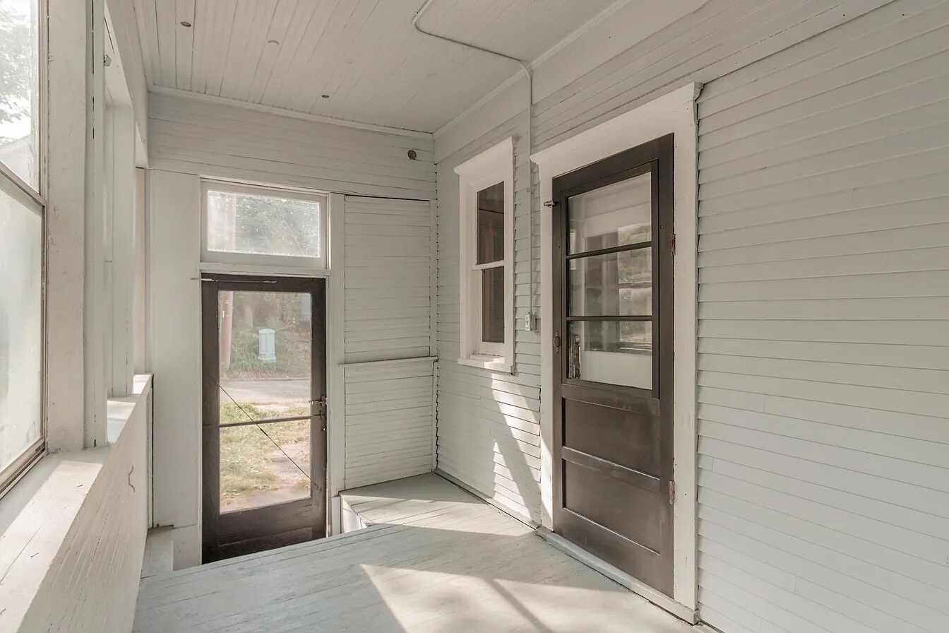 Building Photo - 2025 F St