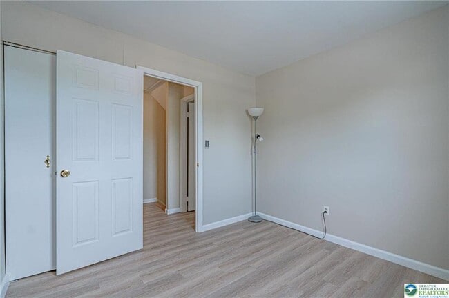 Building Photo - 5650 Greens Dr
