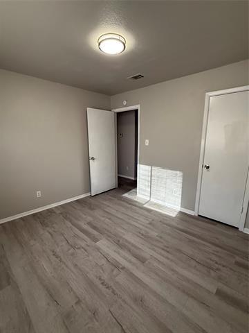 Building Photo - 1435 N Bluegrove Rd