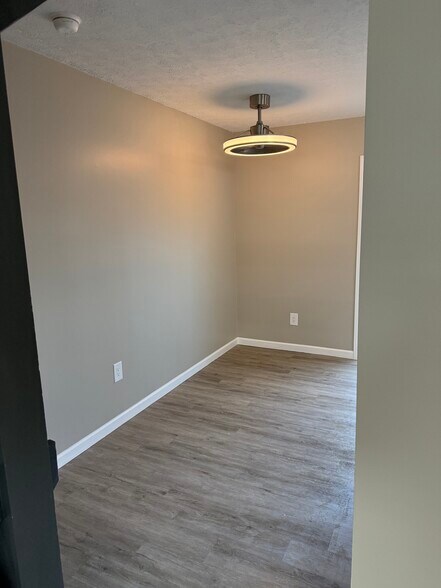 Building Photo - 7806 Barkwood Dr