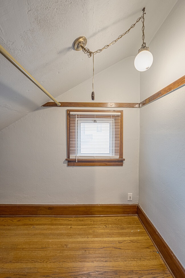 Building Photo - 814 22nd Ave