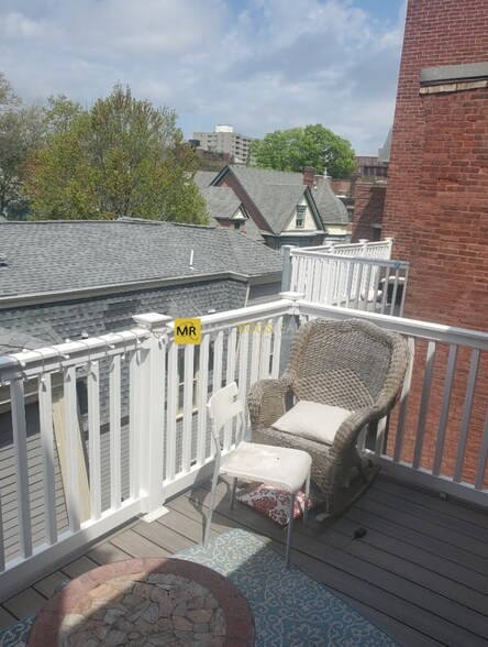 Building Photo - 154 Harvard St