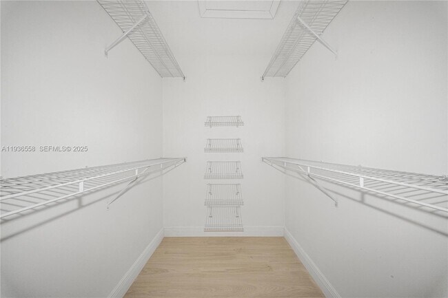 Building Photo - 14065 SW 48th Terrace