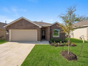 Building Photo - Dual Primary Suites! Spacious Home w/ Open Kitchen & Community Pool!