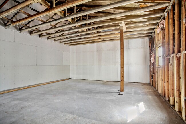 Building Photo - 13880 Hayne Blvd