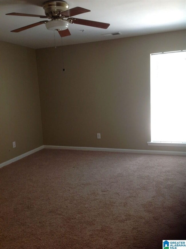 Building Photo - 200 Willow Point Cir