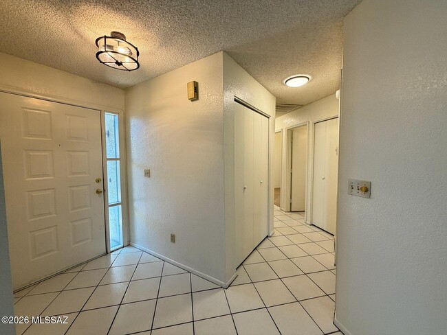 Building Photo - 9368 N Hampshire Dr