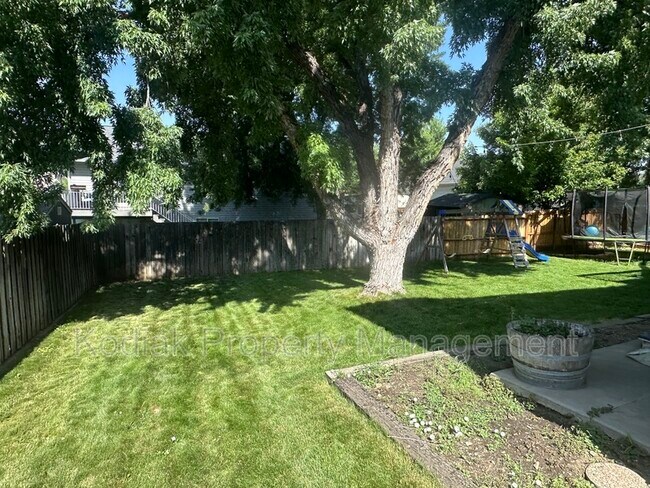 Building Photo - 1214 Cannon Dr
