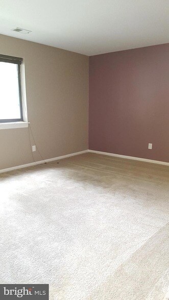 Building Photo - 6027 Majors Ln