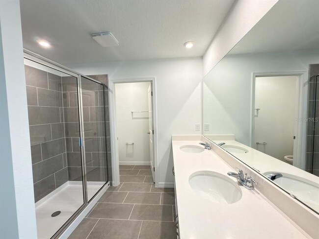 Building Photo - 1327 Normandy Dr