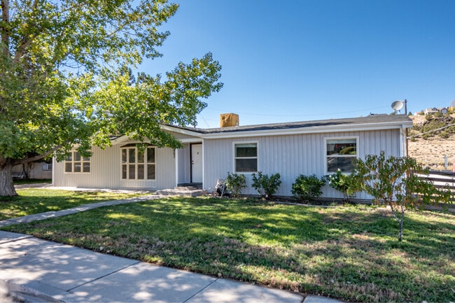Building Photo - 802 S Interstate Dr