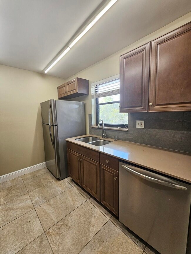 Building Photo - 2050 N Congress Ave