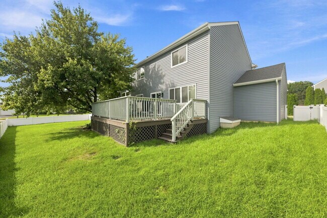 Building Photo - 2052 Shady Grove Ct