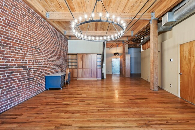Building Photo - Open floor living at its best! 1 BR/2 BA l...