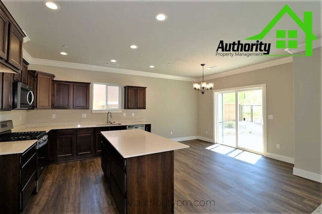 Building Photo - 20231 Ballentine Dr
