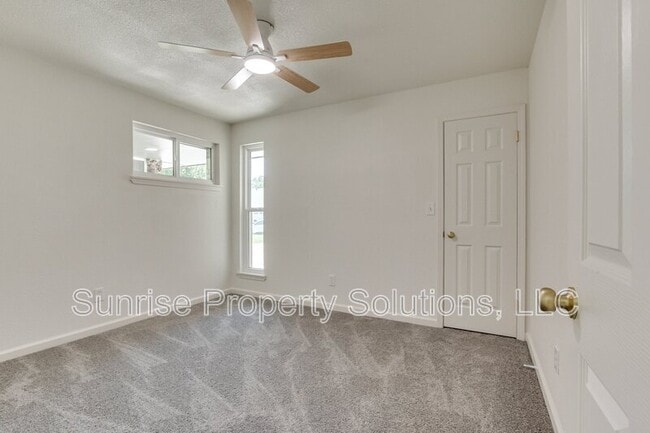 Building Photo - 1309 NW 106th St
