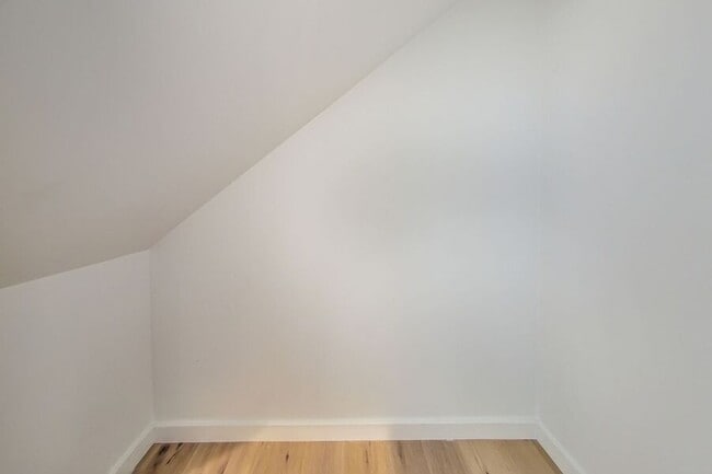 Building Photo - 1375 Minna St