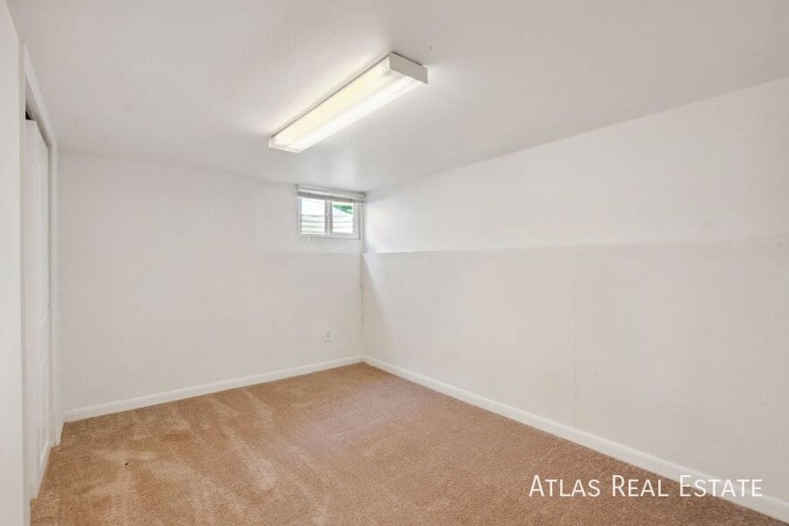 Building Photo - 1708 11th Ave