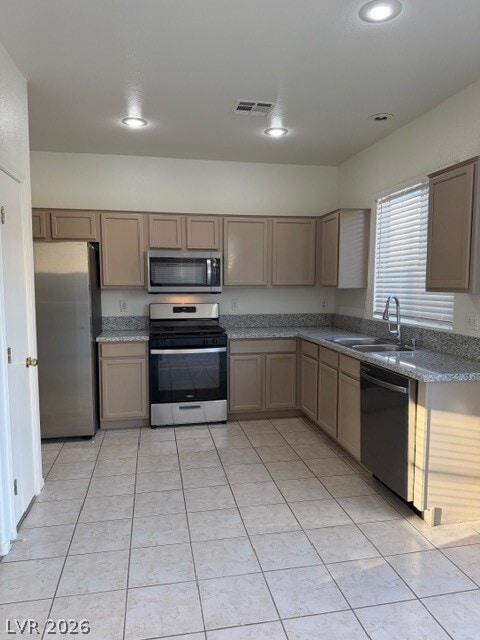 Building Photo - 2660 Heathrow St