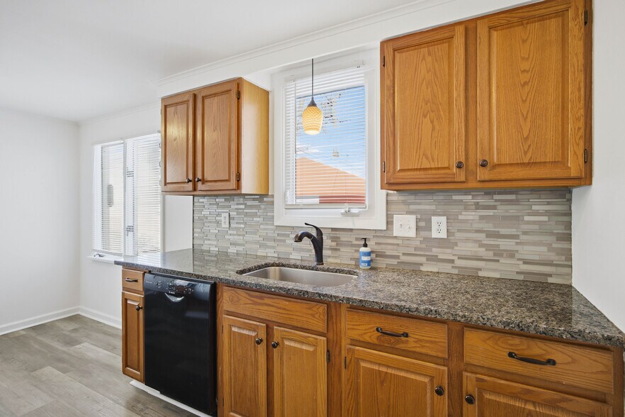 Building Photo - 406 Tarrington Rd