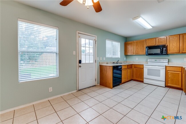 Building Photo - 309 Willow View