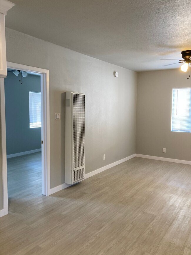 Building Photo - 6337