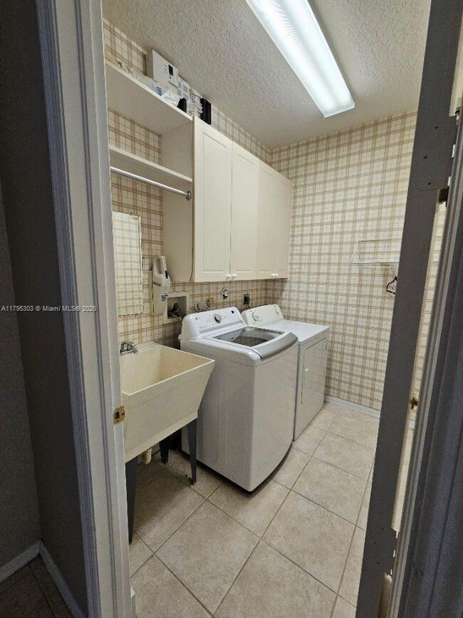 Building Photo - 18628 Ocean Mist Dr